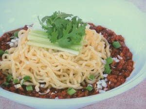 ジャージャー麺