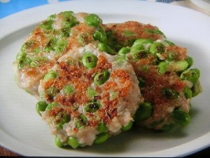枝豆と鶏ひき肉の寄せ焼き