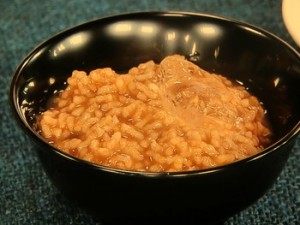 冷たい茶がゆ