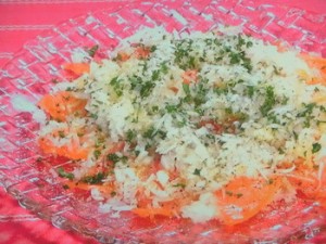 スモークサーモンとたまねぎのサラダ