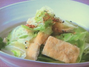油揚げとキャベツの煮物