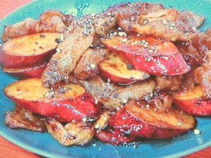 さつまいもと豚肉のバターじょうゆ焼き