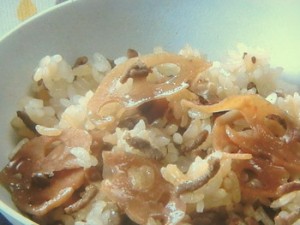 れんこんと豚ひき肉の混ぜご飯