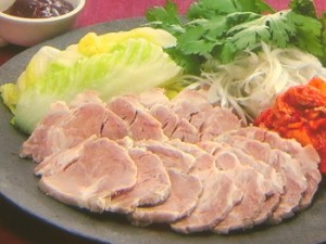 ゆで塩豚の野菜包み