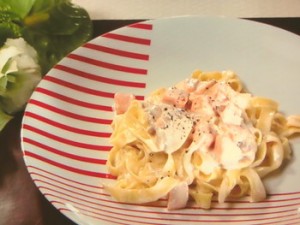 サーモンクリームパスタ