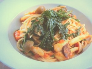 さばと春菊のトマトパスタ