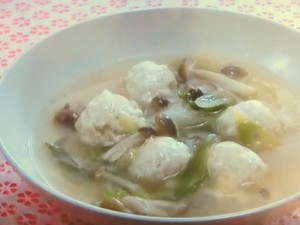 鶏団子入りねぎ、きのこスープ
