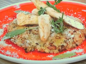 リゾット風カリカリおこげの鶏ソテー白ワインソースがけ