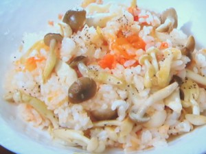 トマトとキノコの炊き込みご飯