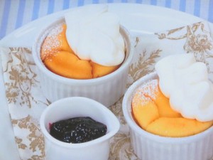 チーズケーキ~ブルーベリージャム添え