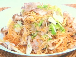春キャベツのカリカリ焼きそば