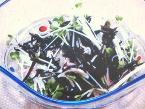 ひじきの醤油煮でサラダ