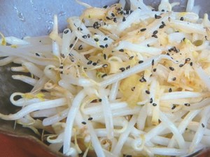 もやしのしょうが酢炒め