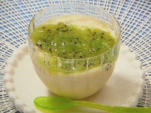 豆乳のパンナコッタのキウイソース