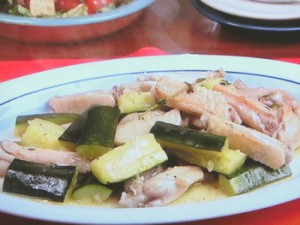 鶏スペアリブとズッキーニの蒸し焼き