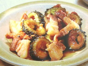 ゴーヤーと豚肉の煮つけ