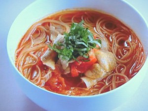 トマトとバジルの汁ビーフン