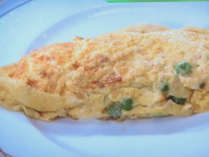 ブラッククリームチーズ入りオムレツ
