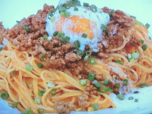 坦々カルボナーラ