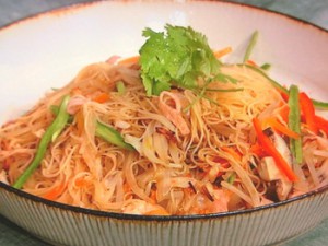 野菜たっぷり!焼きビーフン&麺