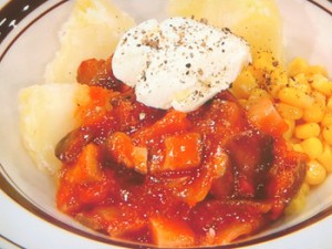 きのこカポナータのホットじゃがサラダ