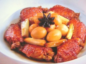 手羽とうずら卵の煮込み