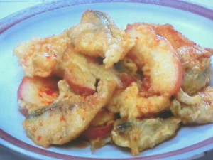 揚げさばとりんごのピリ辛