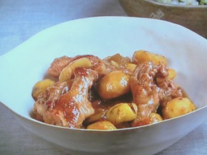 鶏手羽元と栗の煮もの