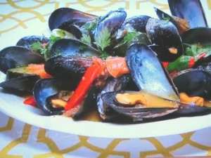 もこみち流 ムール貝とズッキーニとトマトのワイン蒸し