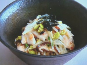 豆もやしとささみの梅和え
