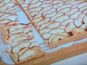 りんごの薄焼きタルト