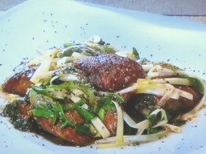 もこみち流 鶏レバーと九条ねぎと黄にらのオイスター炒め