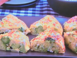 ブロッコリーと鶏ひき肉の卵焼き