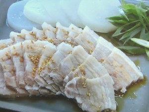 ゆで豚と大根のわけぎ添え