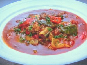 もこみち流 鶏肉と彩り野菜のトマト煮込み