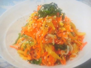 野菜のにんにくごま油あえ
