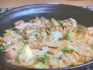 鶏肉とごぼうの卵とじ