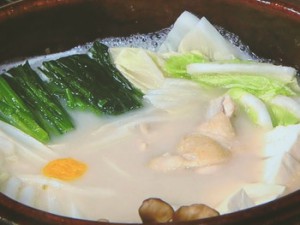 鶏手羽と白菜の飛鳥鍋
