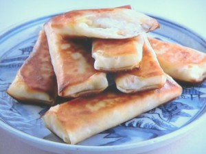 白菜とベーコンの焼き春巻き