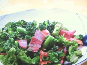 菜の花とベーコンの温かいサラダ