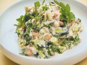 納豆とわかめ、せりの豆腐混ぜ混ぜ