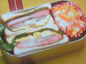 厚切りベーコンサンドイッチ