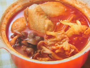 手羽先のトマトチーズ鍋