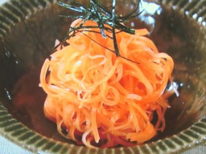 春にんじんの梅あえ