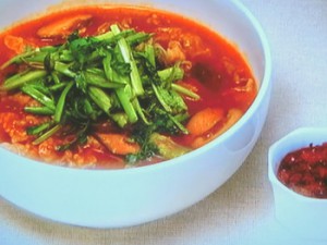 豚しゃぶとセリのピリ辛麺