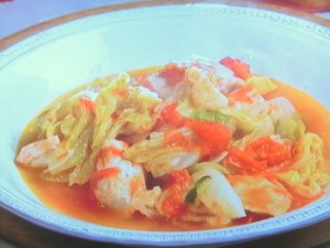 鶏胸肉とキャベツの洋風トマト蒸し