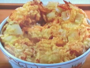 かき揚げ丼(新玉ねぎと桜えび)