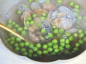 あさりとグリンピースのおつゆ