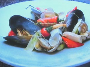 もこみち流 アサリとムール貝のレモングラス蒸し