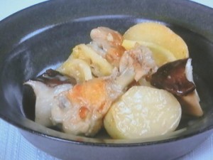 新じゃがと手羽元のレモン煮